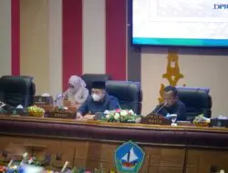 Plt Bupati Bintan Dengarkan Pandangan Umum Fraksi – Fraksi DPRD Bintan