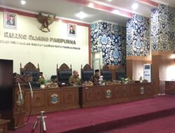 Ikuti Paripurna Penyampaian Nota Keuangan dan Raperda APBD Perubahan, Wali Kota Molen Paparkan Perubahan Kebijakan Umum Anggaran