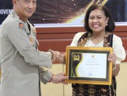 Pemkot kupang kembali raih penghargaan badan publik informatif untuk kedua kalinya