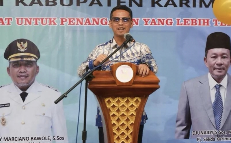 Bupati Karimun memberikan sambutan Launching di Puskesmas Meral