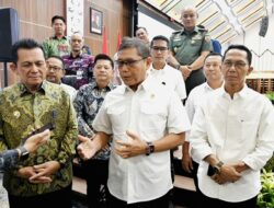 Kepala KSP Pimpin Rapat Koordinasi Pengembangan Transportasi Laut dan Galangan Kapal di Batam