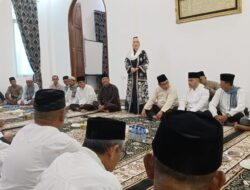 Bersama Sang Suami, Bupati Natuna Salurkan Zakat Mal Untuk 298 Mubaligh