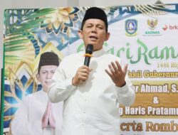 Gubernur Kepri Ansar Ahmad Bersama Warga Kampung Sidomulyo Gelar Buka Puasa